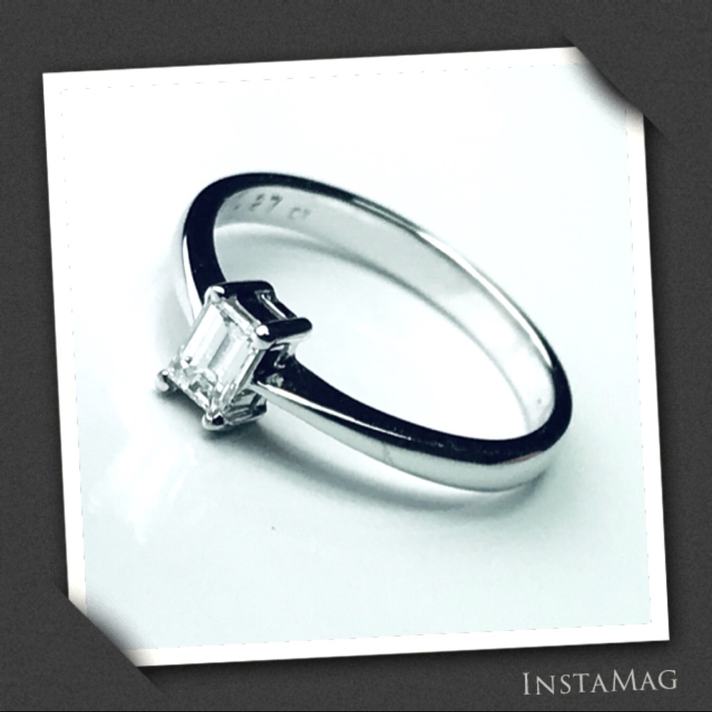 18KT WHITE GOLD & DIAMOND Baguette Ring